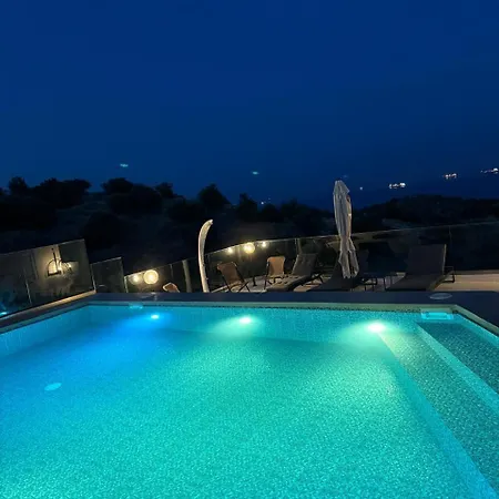 Saronic Citadel Seaside With Pool And 400mbps Starlink Internet